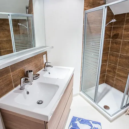 Gemutliche Ferien By Monicare Apartmán *